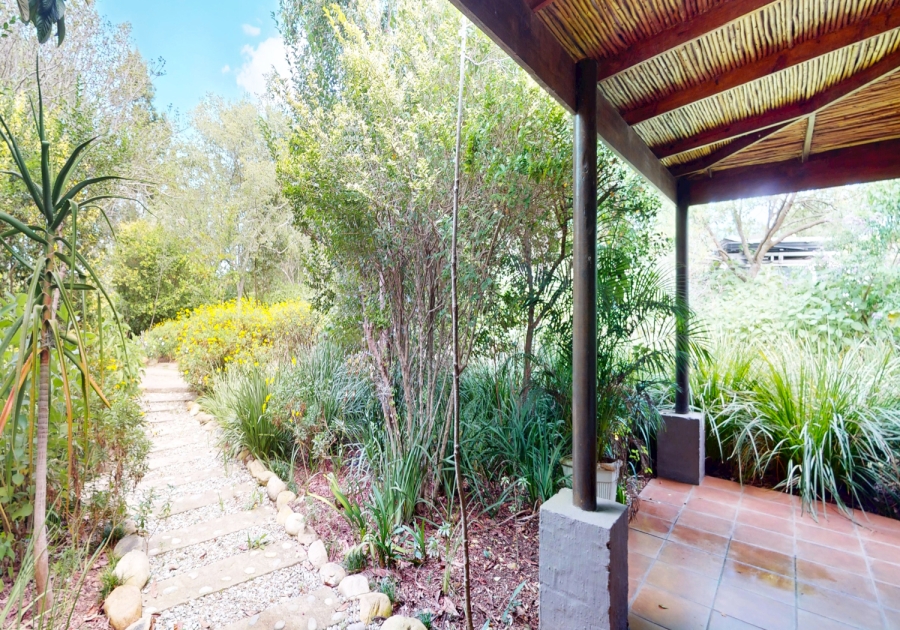 To Let 5 Bedroom Property for Rent in Rheenendal Western Cape